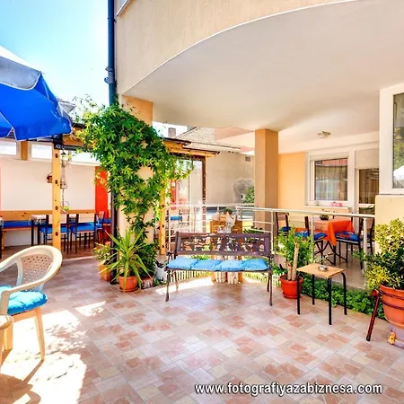 далия - 招待所